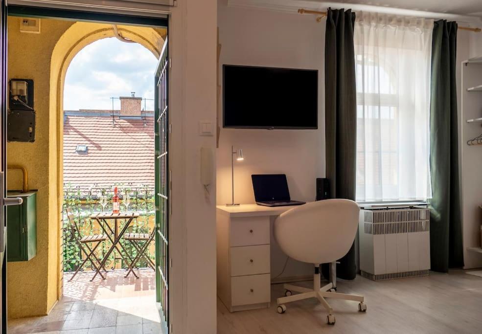 Edna Studio With Balcony ブダペスト エクステリア 写真
